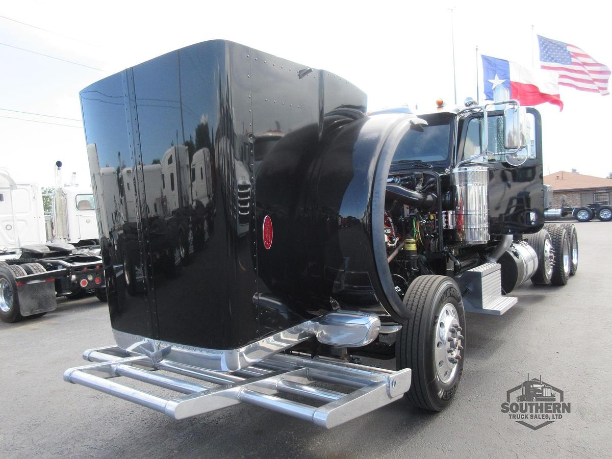 Used 2023 PETERBILT 389