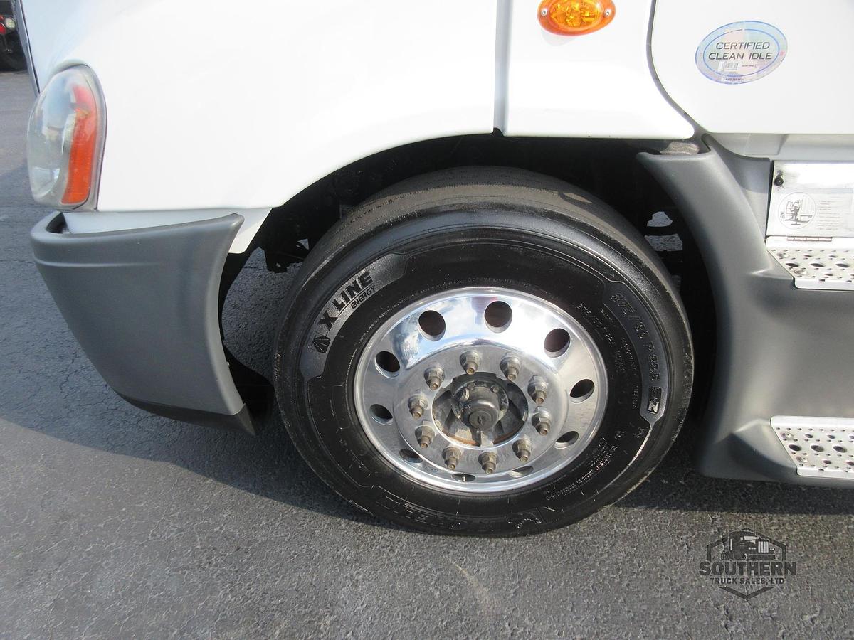 Used 2019 FREIGHTLINER CASCADIA 113