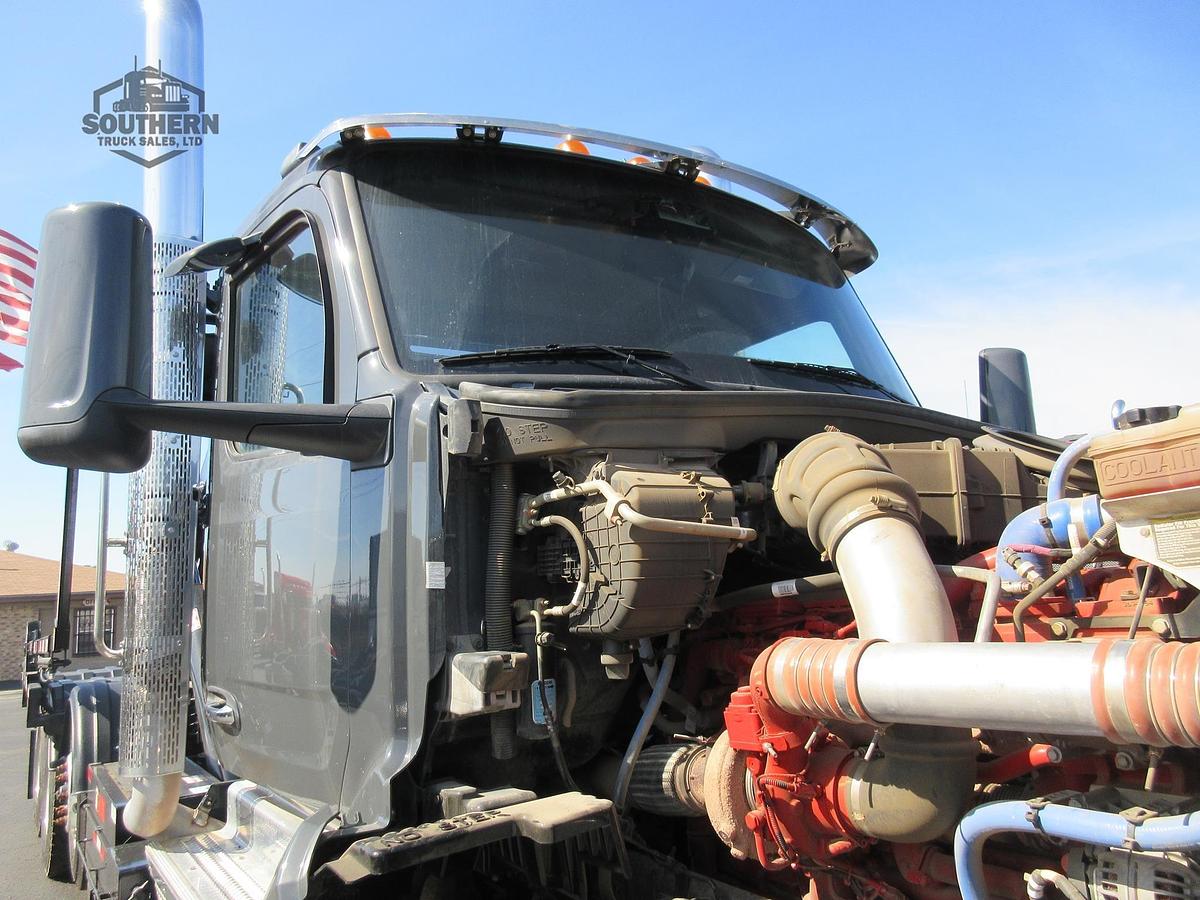 Used 2025 PETERBILT 567