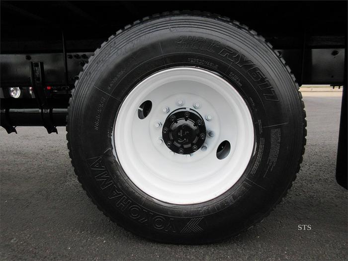 Used 2017 FREIGHTLINER BUSINESS CLASS M2 106