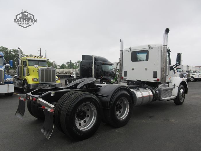 Used 2020 PETERBILT 567