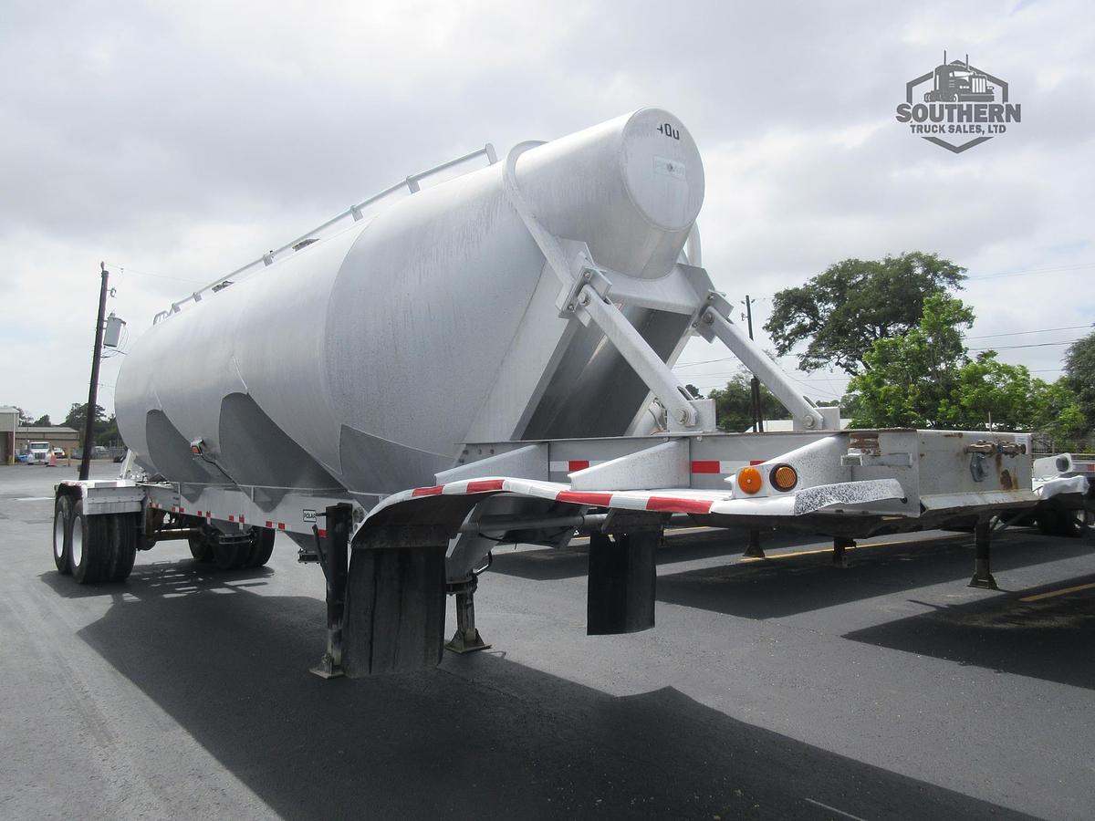 Used 2010 POLAR Tandem Axle