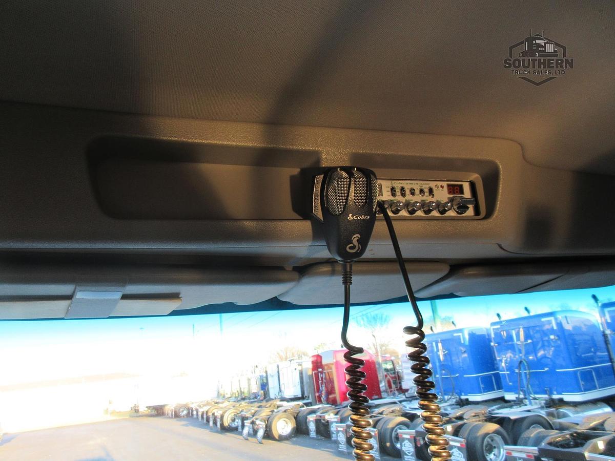 Used 2022 PETERBILT 567