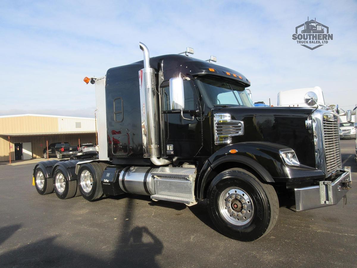 Used 2021 FREIGHTLINER CORONADO 122 SD