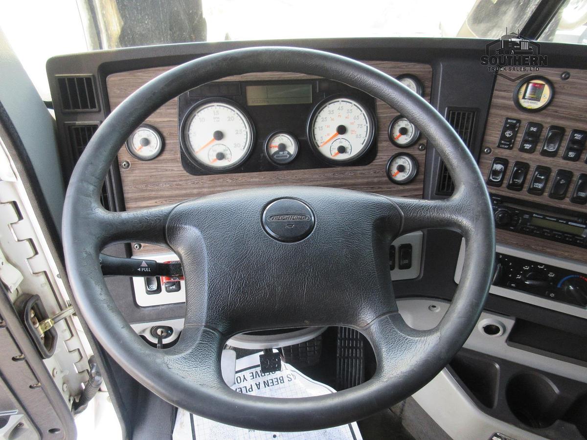 Used 2019 FREIGHTLINER 122SD