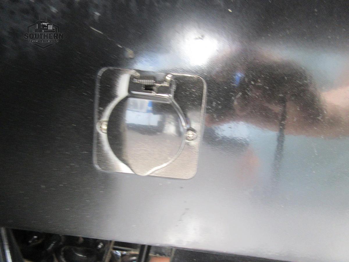 Used 2018 FREIGHTLINER CORONADO 122 SD