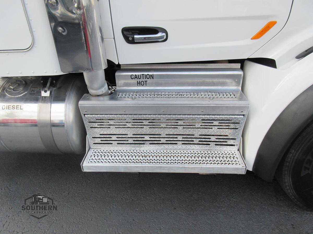 Used 2019 PETERBILT 567