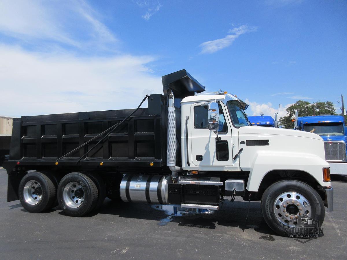 Used 2023 MACK PINNACLE 64T