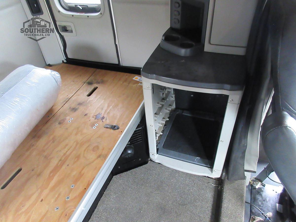 Used 2020 PETERBILT 567