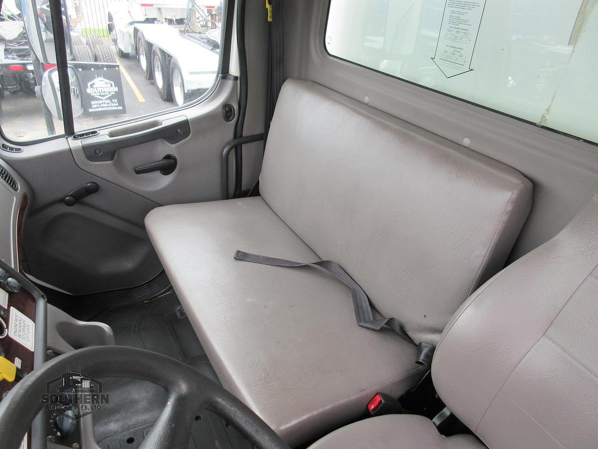 Used 2017 FREIGHTLINER BUSINESS CLASS M2 106