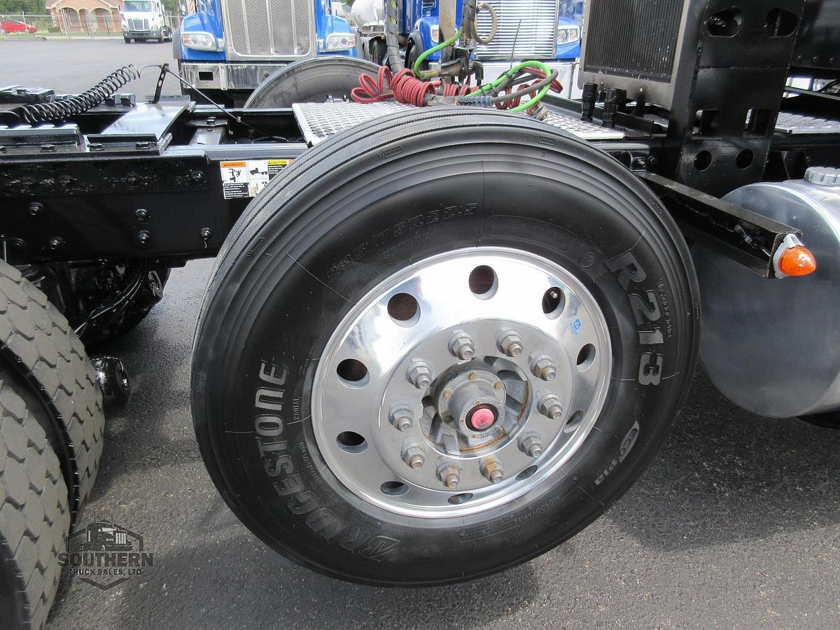 Used 2023 KENWORTH T880