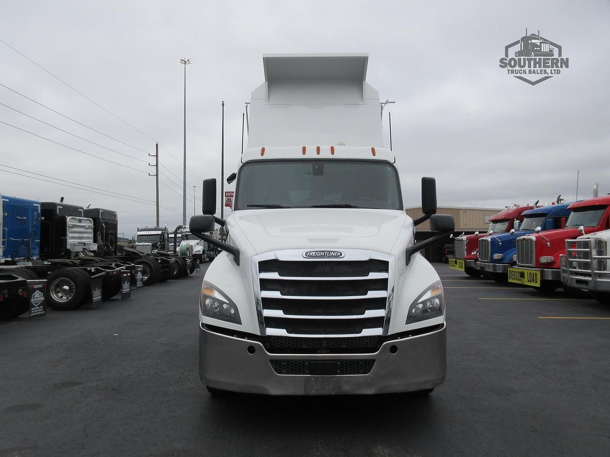 Used 2019 FREIGHTLINER CASCADIA 126