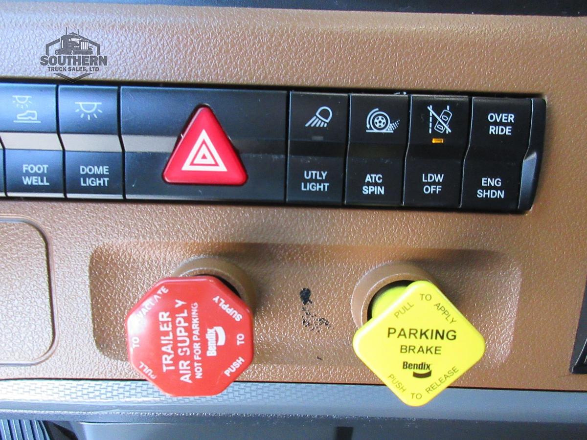 Used 2020 FREIGHTLINER CASCADIA 126