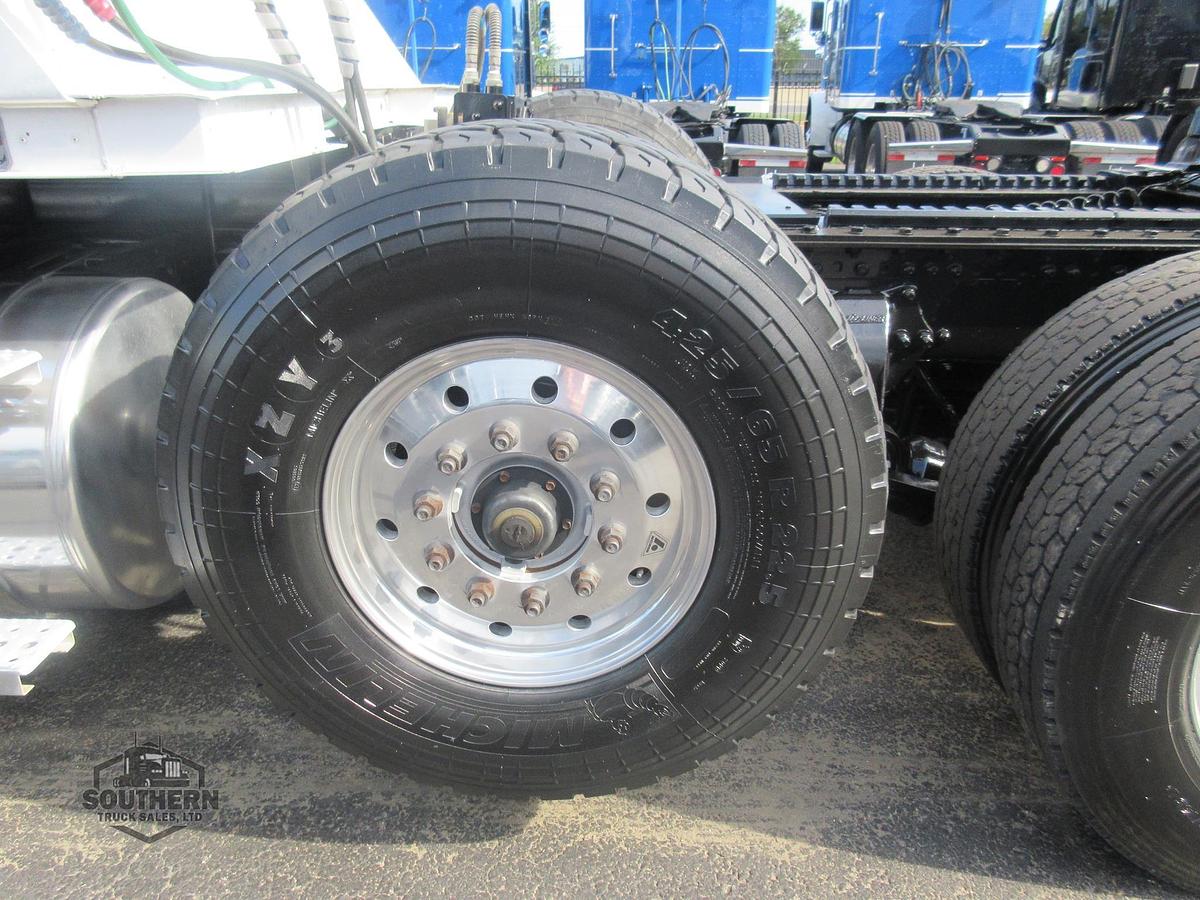 Used 2020 FREIGHTLINER 122SD