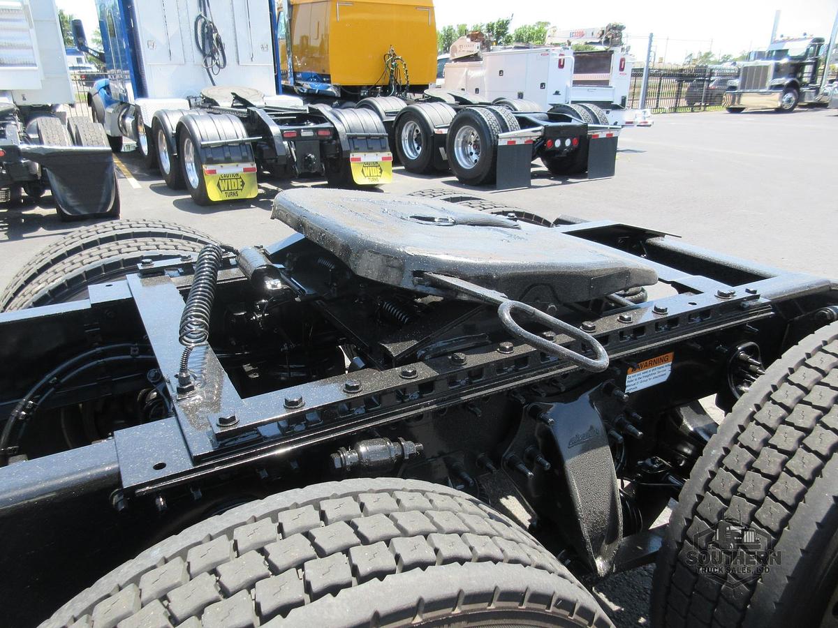 Used 2018 FREIGHTLINER CASCADIA 125