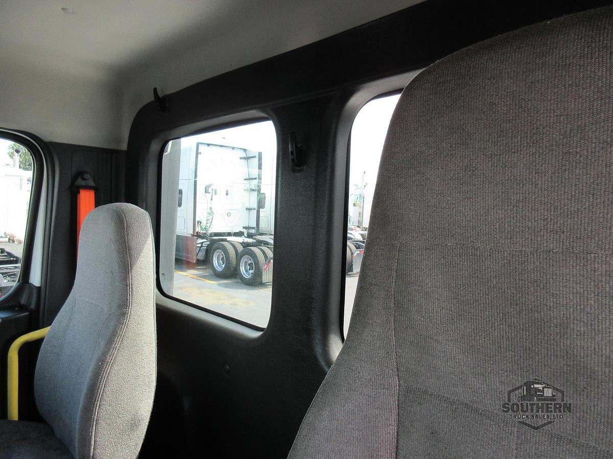 Used 2021 FREIGHTLINER CASCADIA 116
