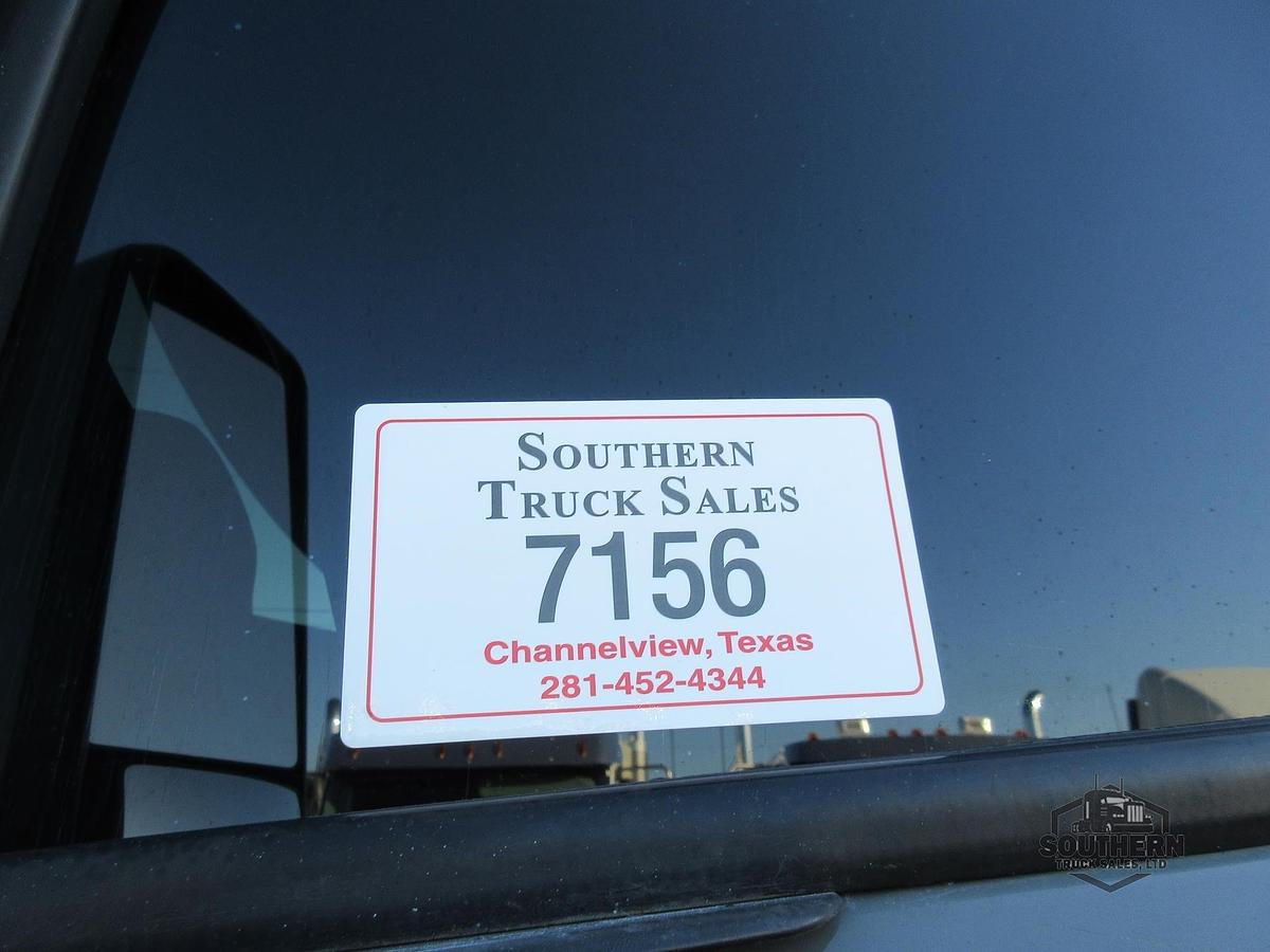 Used 2023 PETERBILT 567