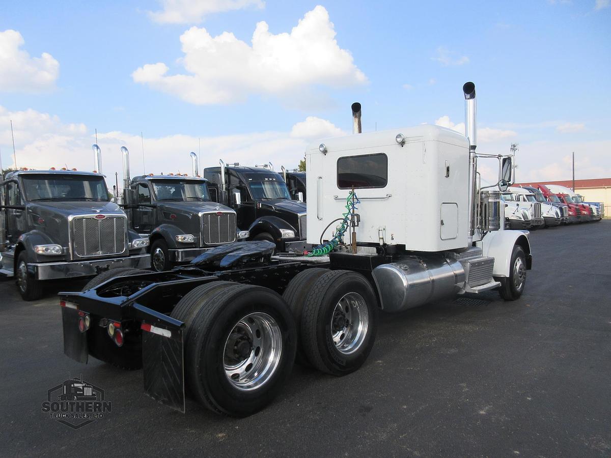 Used 2016 PETERBILT 389