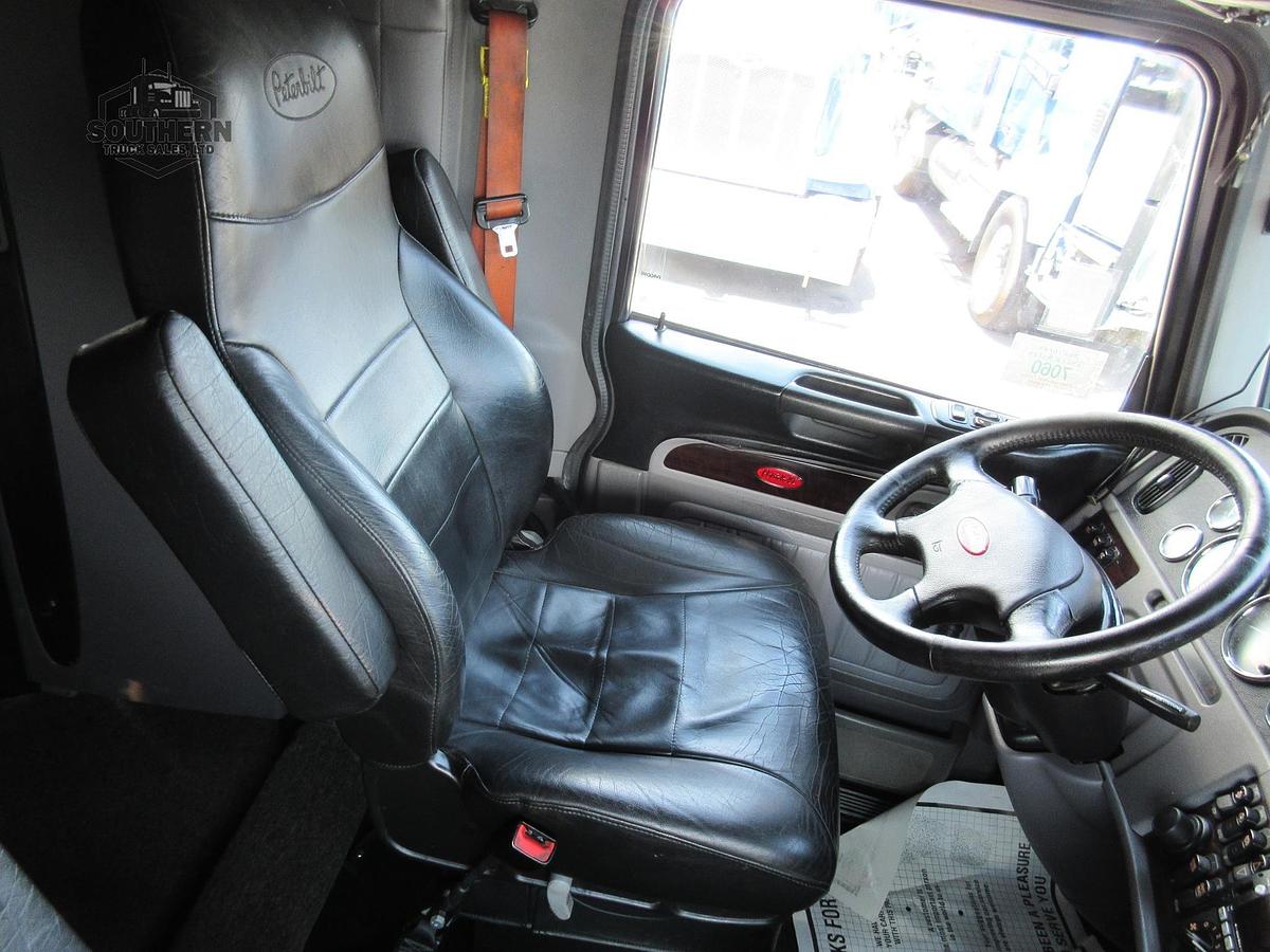 Used 2022 PETERBILT 389