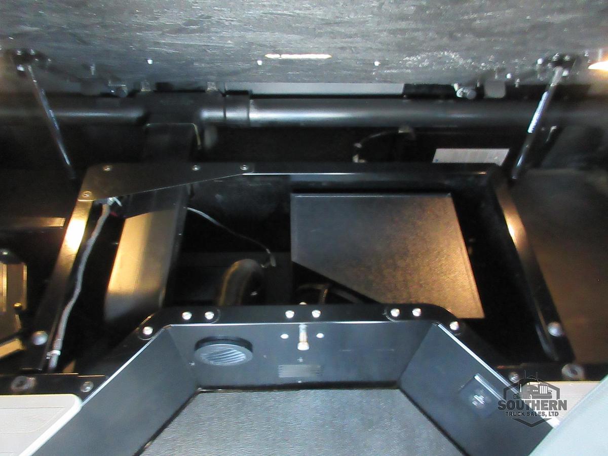 Used 2023 KENWORTH T880