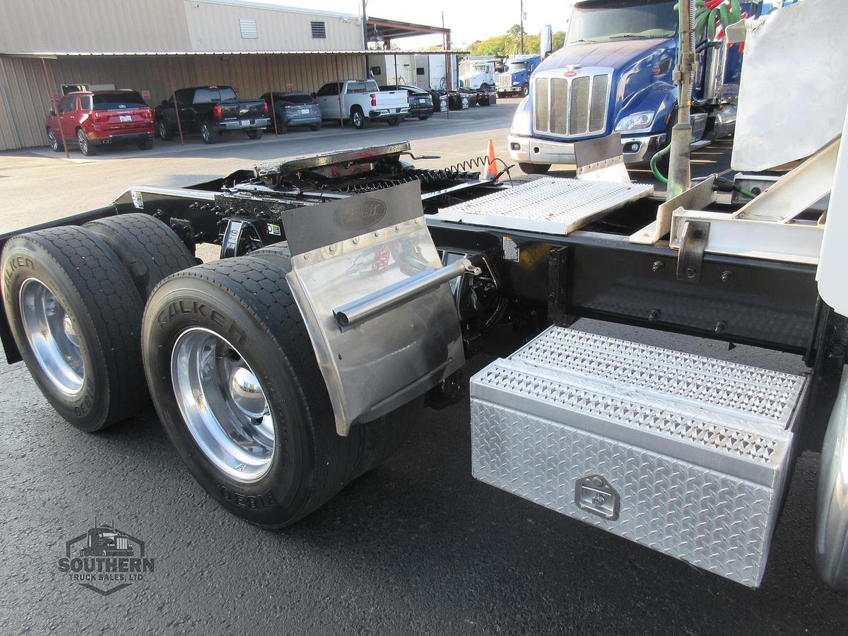 Used 2020 PETERBILT 389