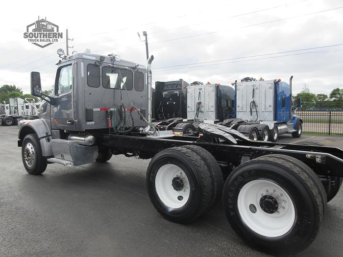 Used 2020 PETERBILT 567