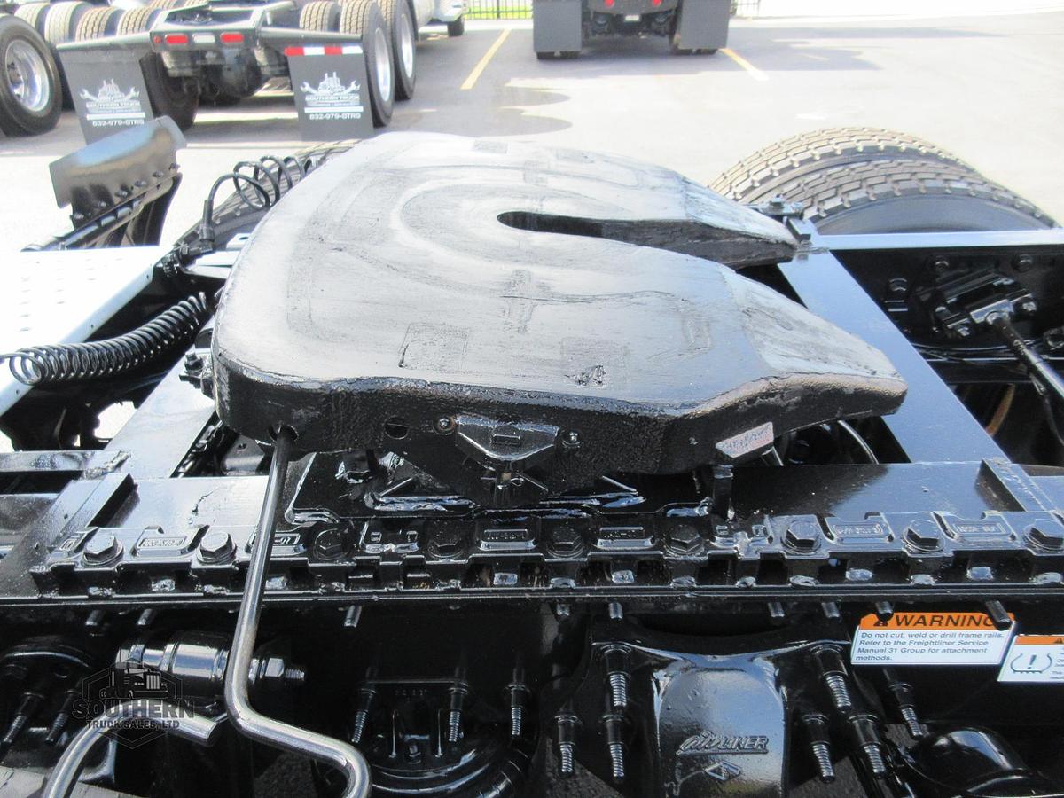 Used 2022 FREIGHTLINER CASCADIA 116
