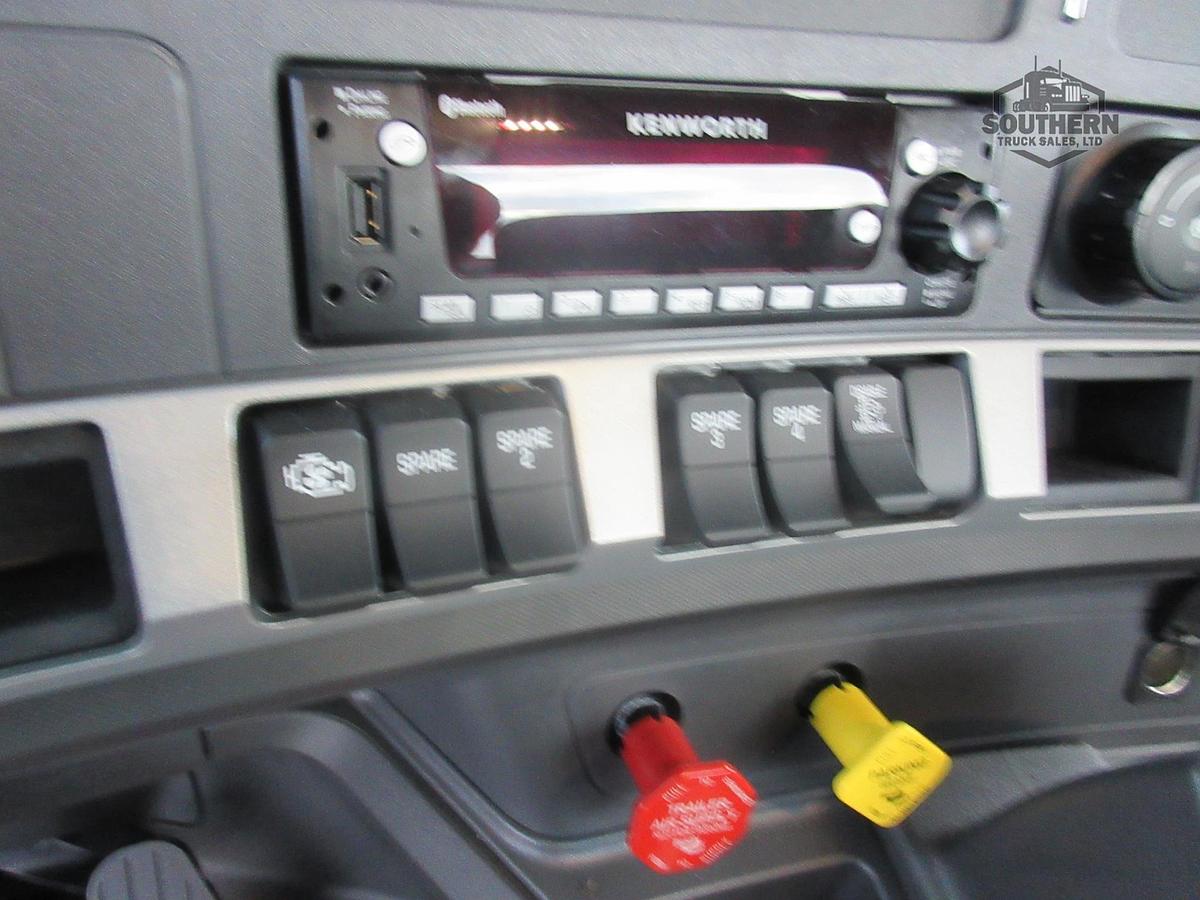 Used 2025 KENWORTH T880