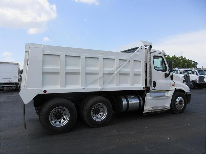 Used 2017 FREIGHTLINER CASCADIA 125