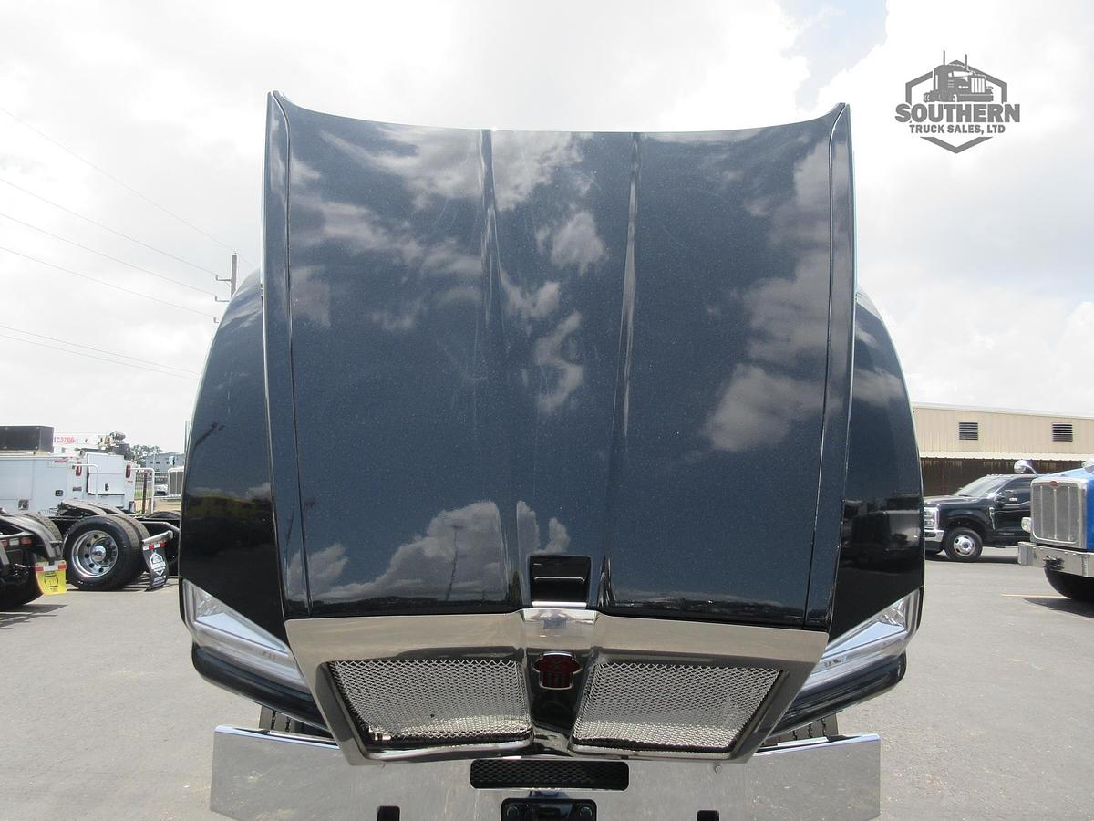 Used 2023 KENWORTH T880