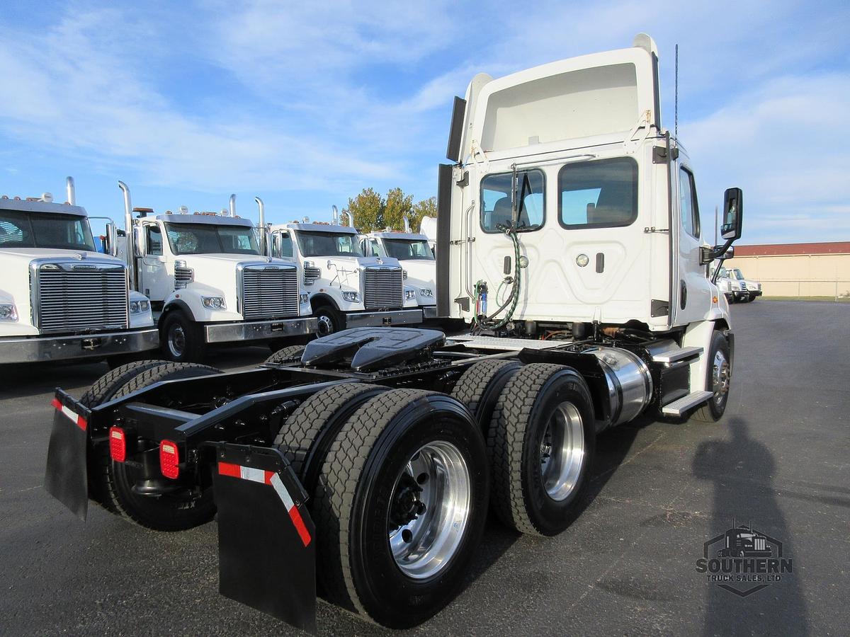 Used 2018 FREIGHTLINER CASCADIA 113