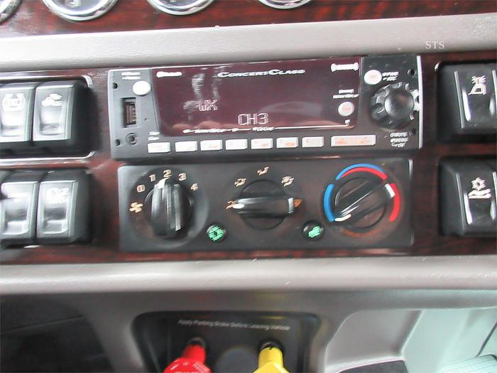 Used 2022 PETERBILT 389