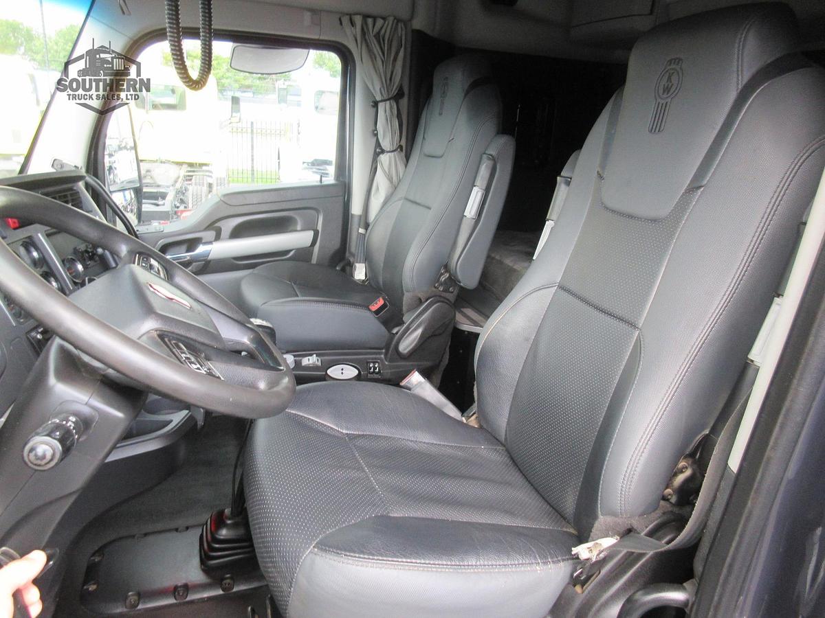 Used 2023 KENWORTH T880