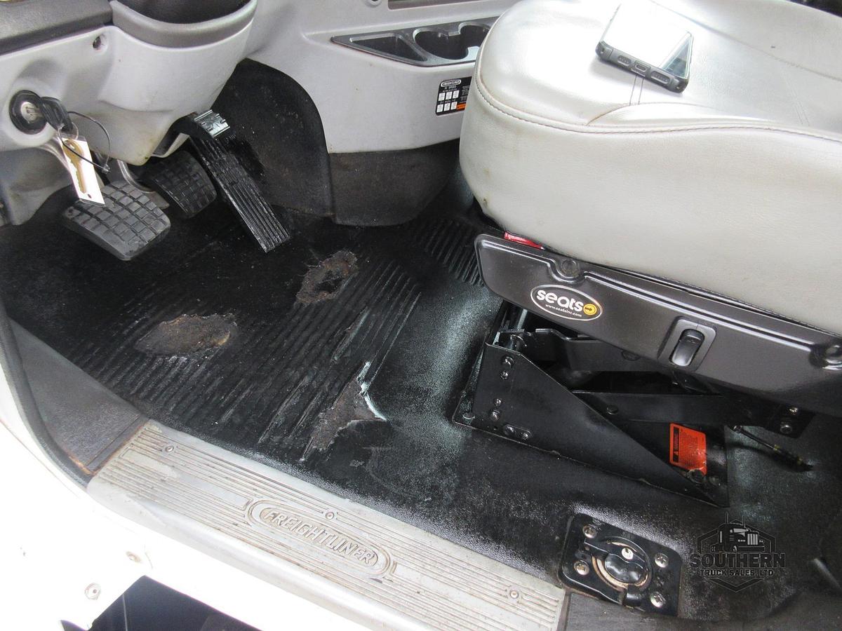 Used 2019 FREIGHTLINER CORONADO 122 SD