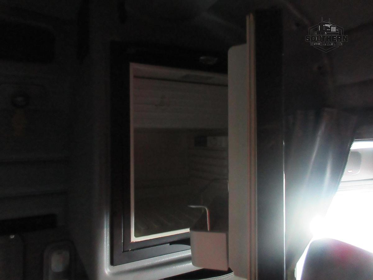 Used 2018 PETERBILT 389