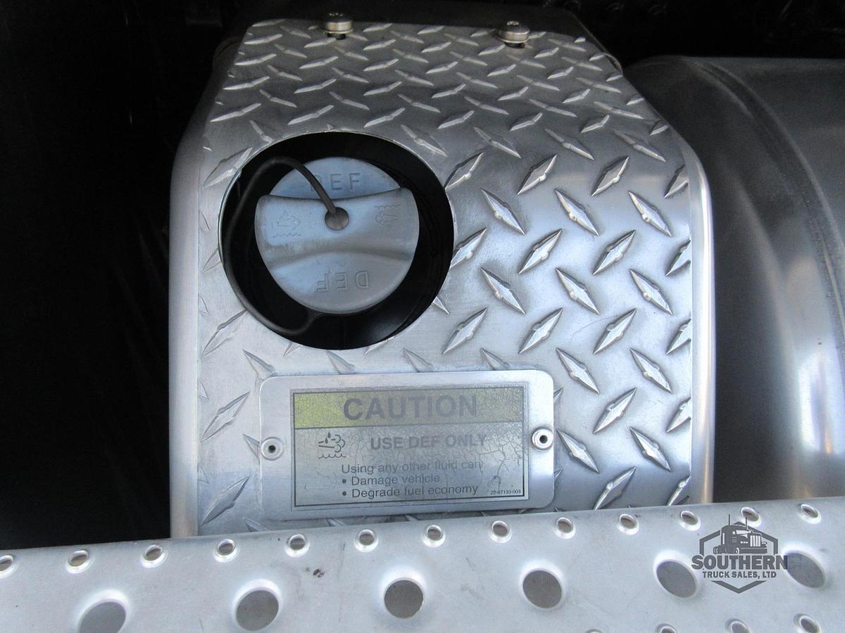 Used 2019 FREIGHTLINER CASCADIA 126