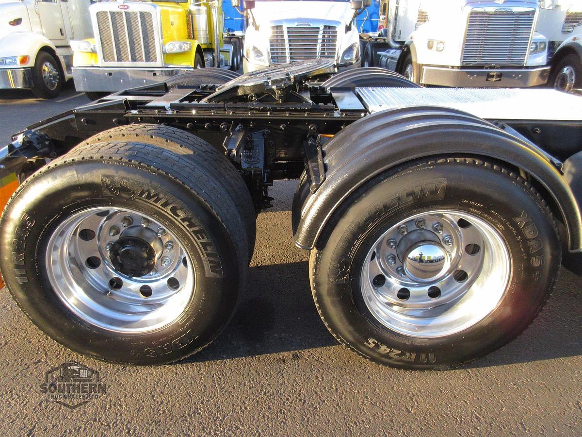 Used 2020 PETERBILT 567