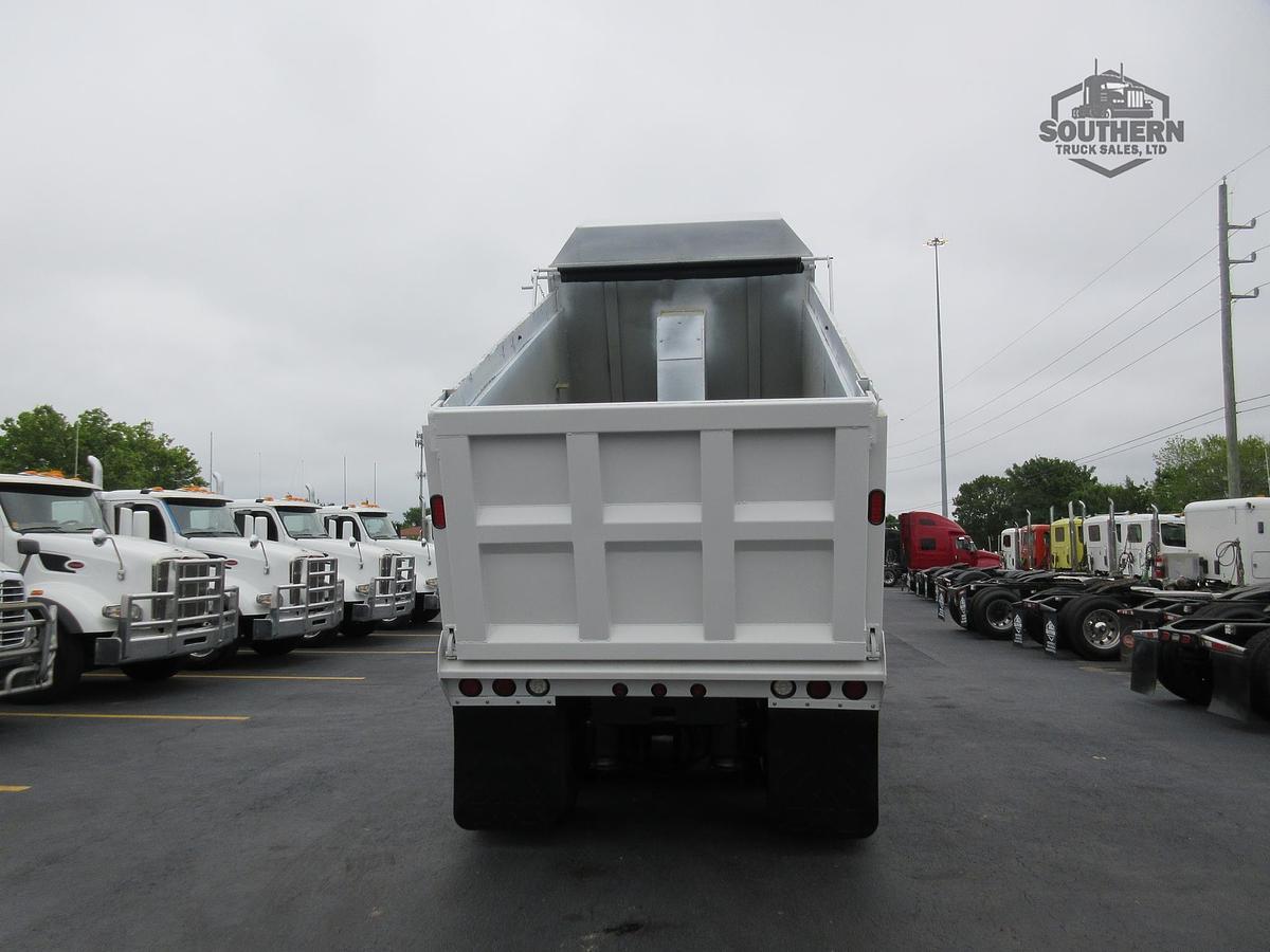 Used 2019 FREIGHTLINER CASCADIA 126