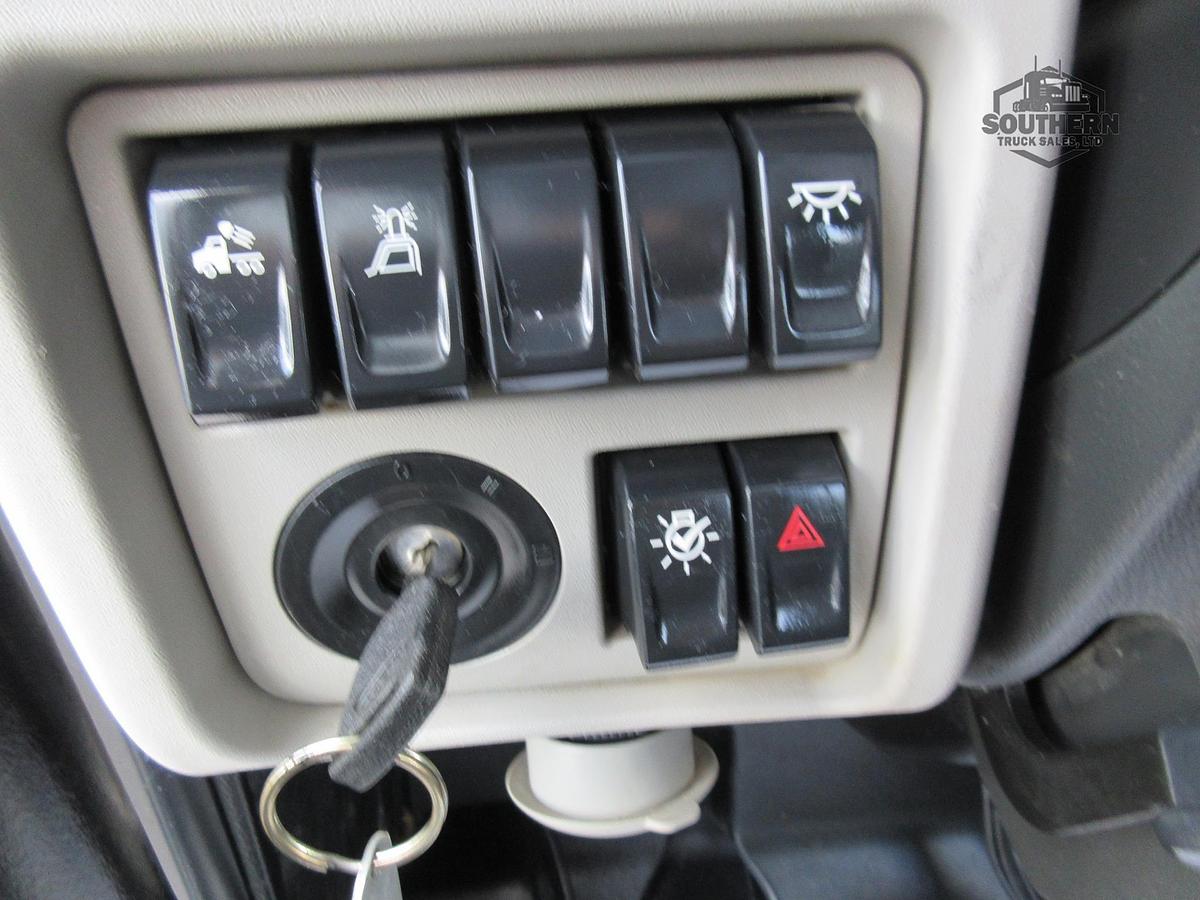 Used 2025 PETERBILT 567