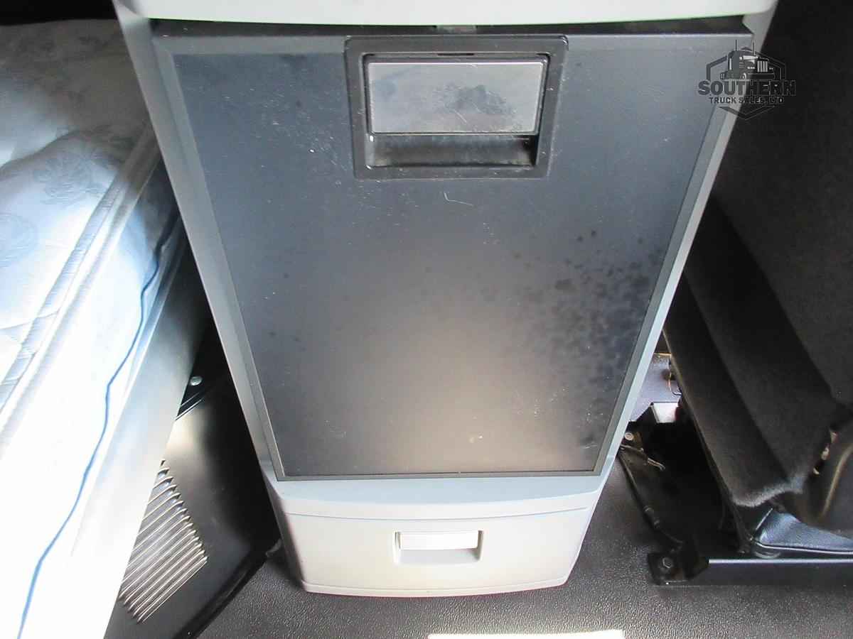 Used 2023 KENWORTH T880