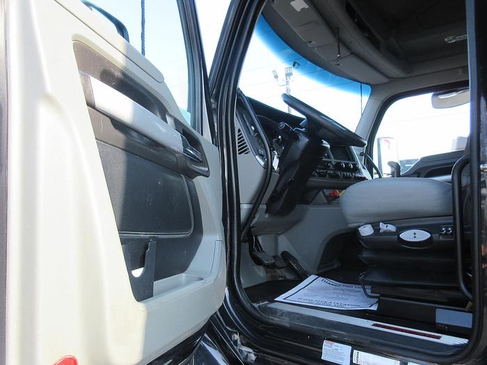 Used 2021 KENWORTH T880
