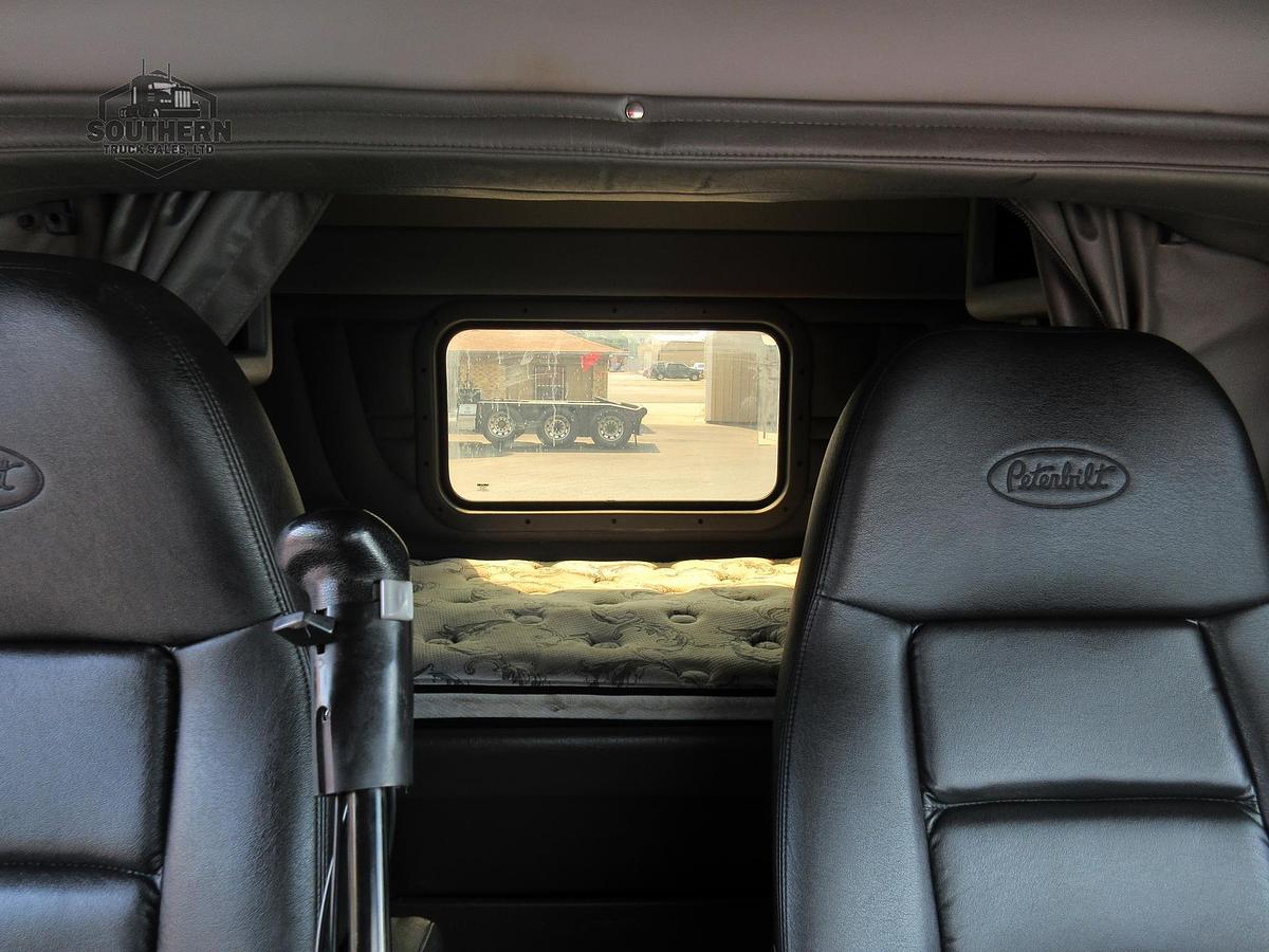 Used 2021 PETERBILT 389