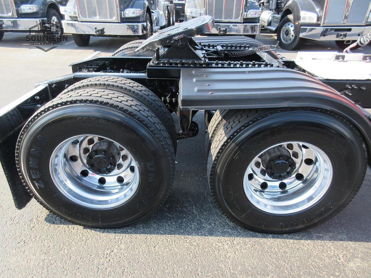 Used 2018 FREIGHTLINER CASCADIA 125