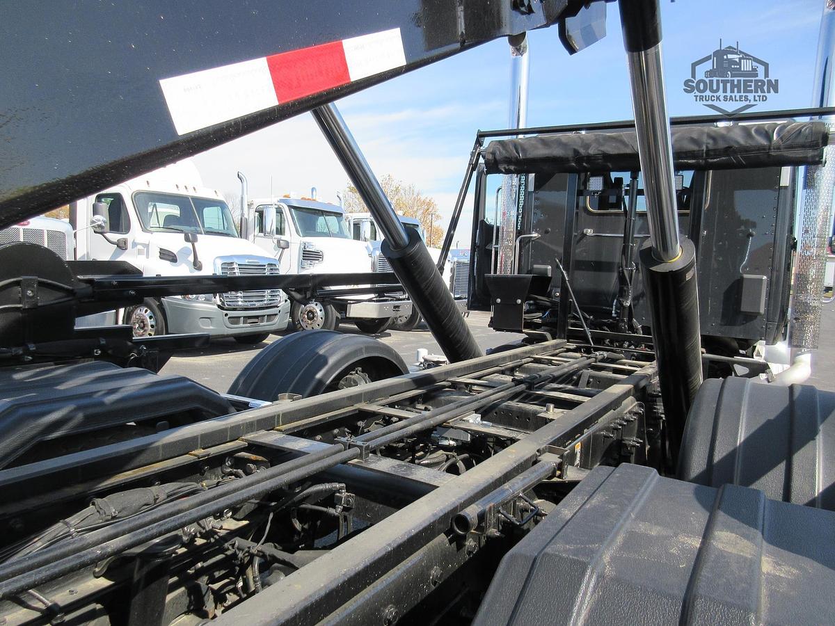 Used 2025 PETERBILT 567