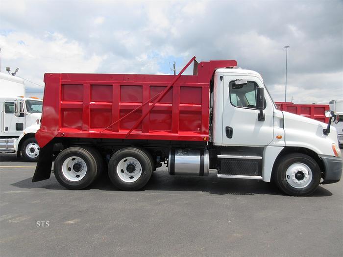 Used 2015 FREIGHTLINER CASCADIA 125