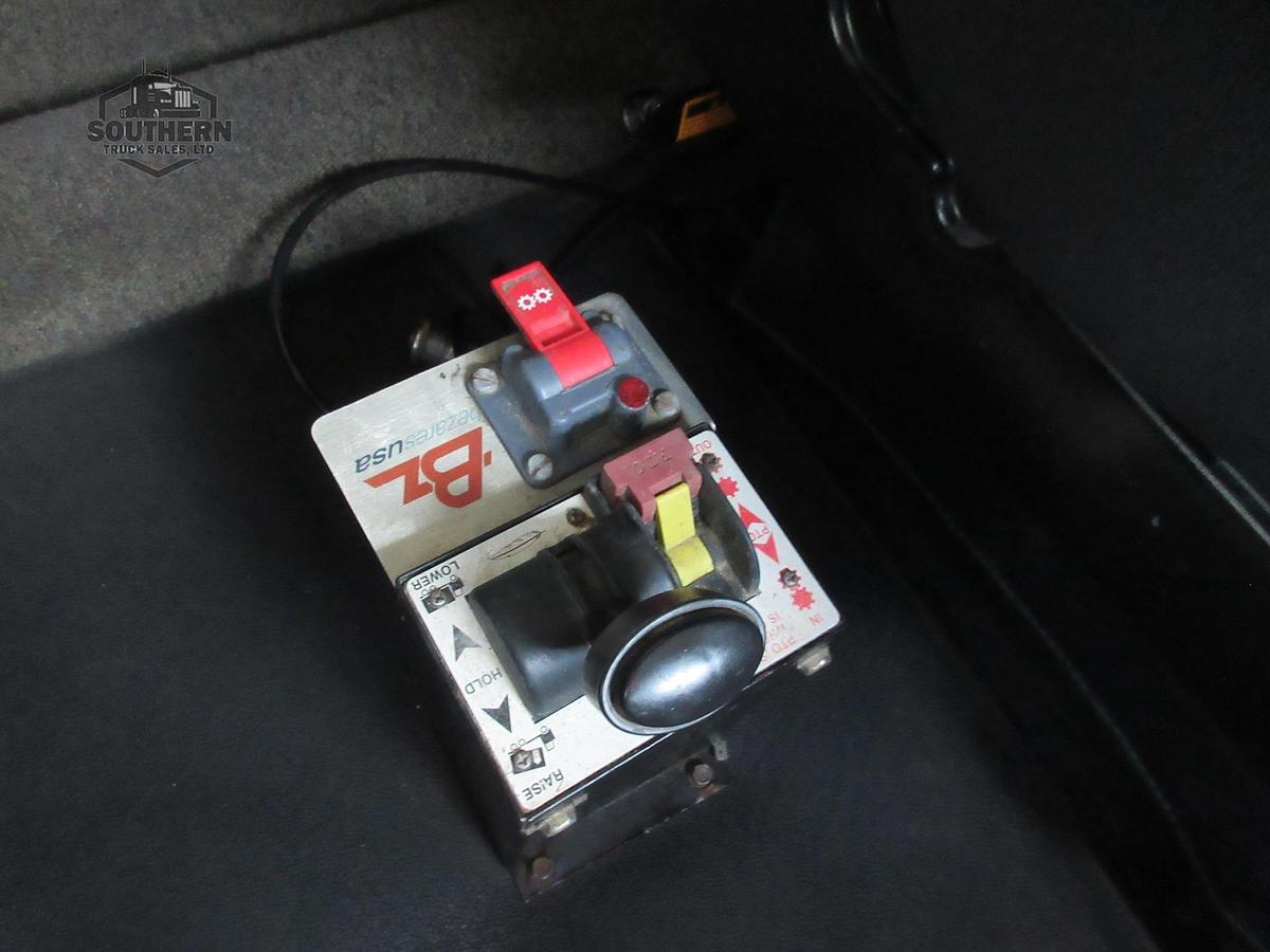 Used 2023 PETERBILT 567