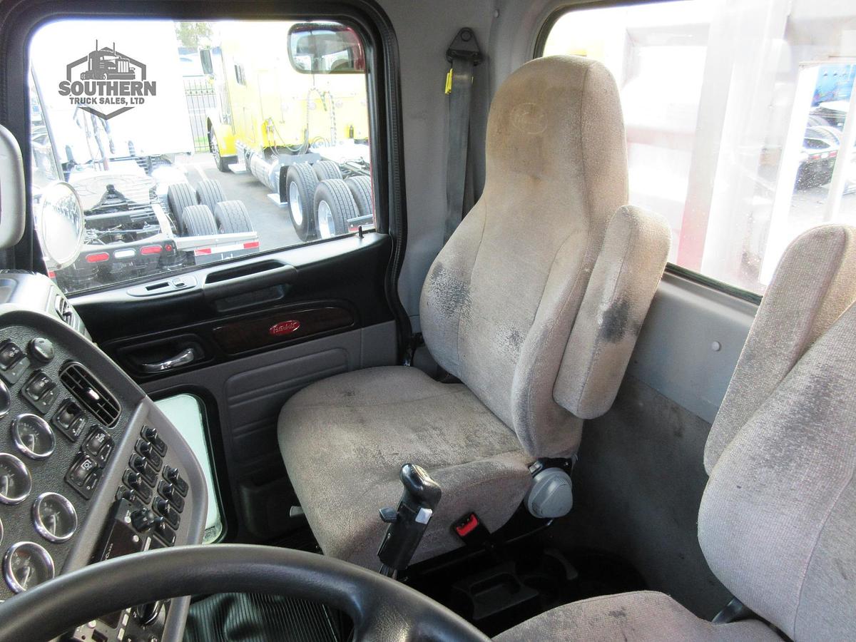 Used 2021 PETERBILT 389