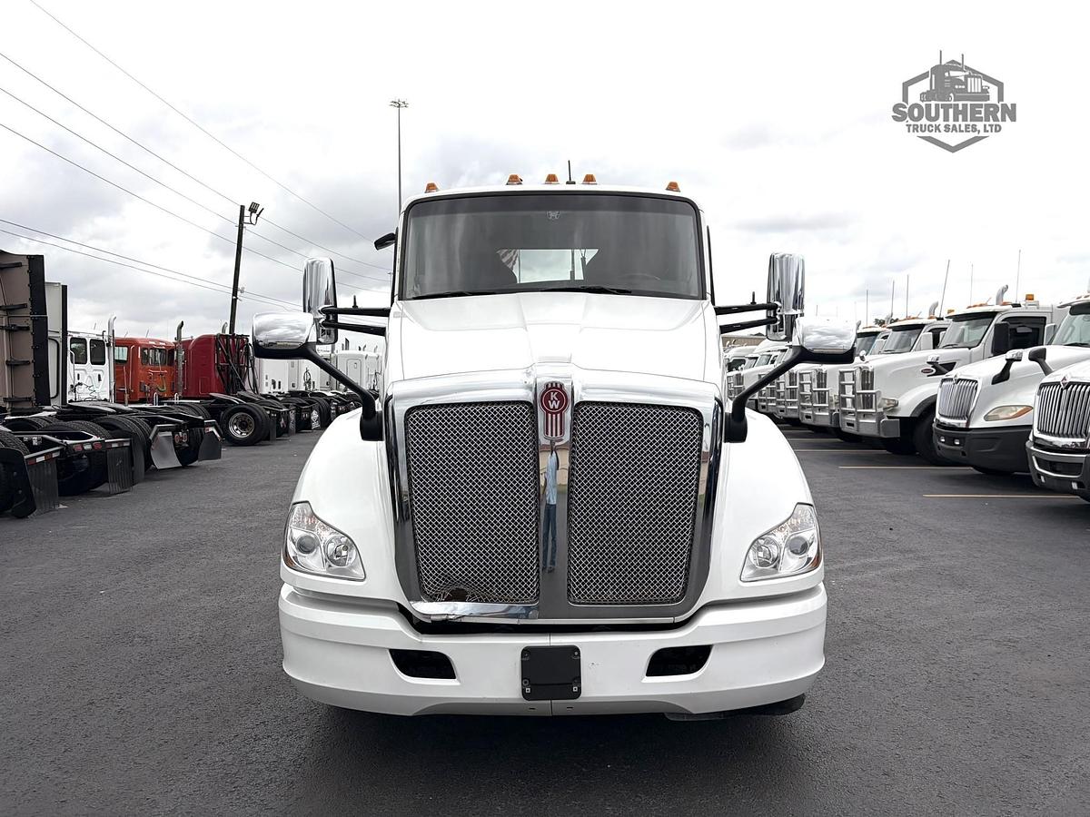 Used 2022 KENWORTH T680