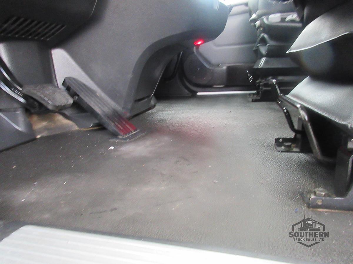 Used 2023 KENWORTH T880