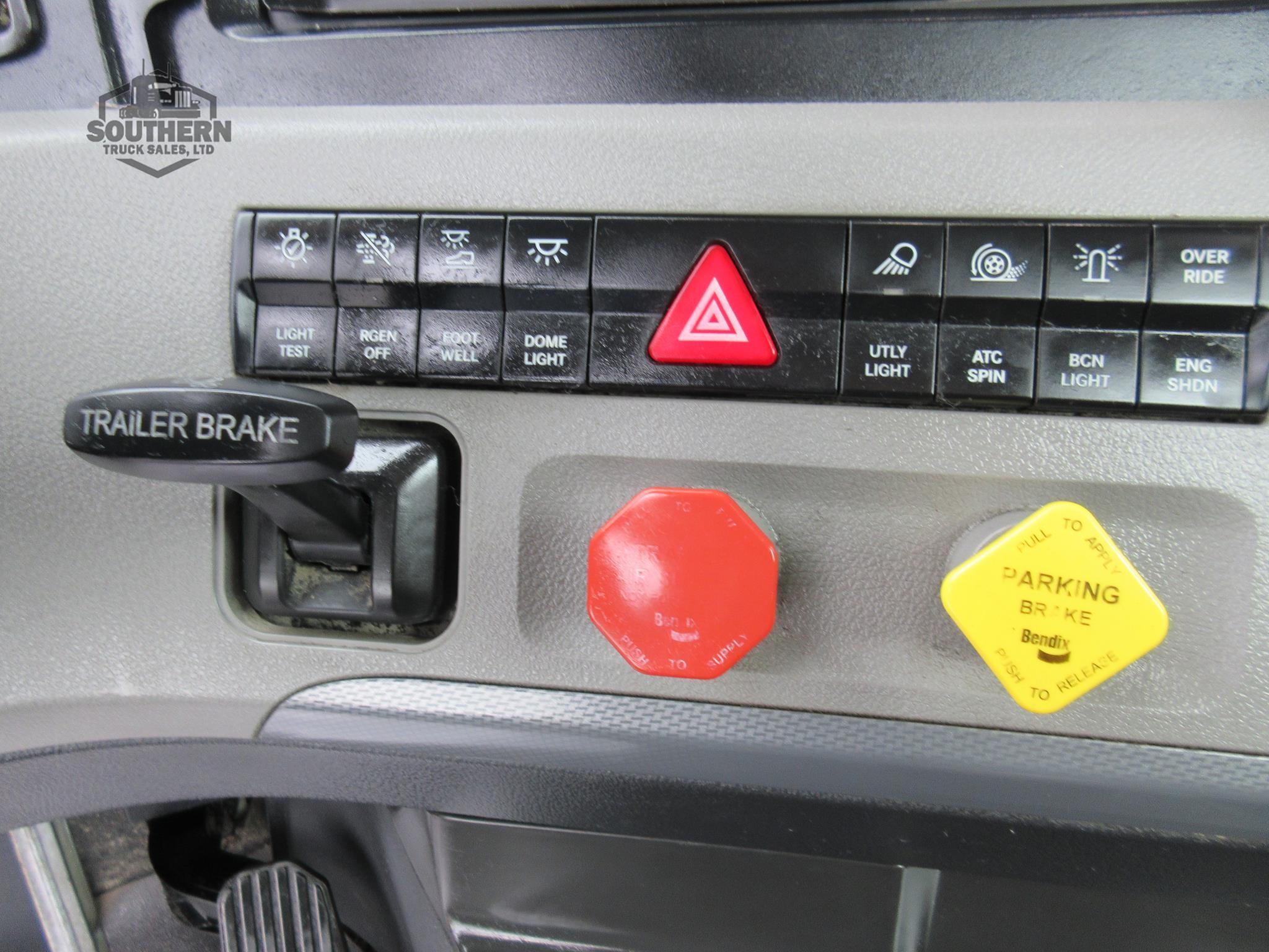 Used 2020 FREIGHTLINER CASCADIA 126